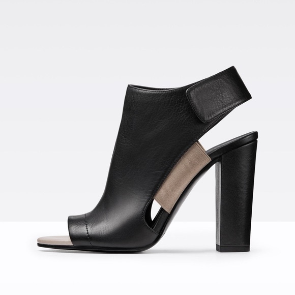 Vince Shoes - [Vince] Annetta Stacked Chunky Heels